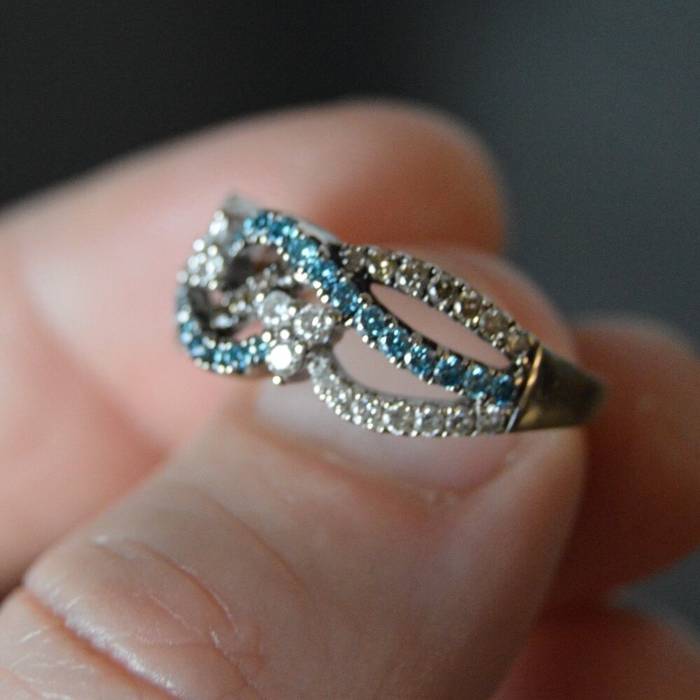 Sold $750 - Le Vian 14k Gold Crossover Ring: White, Blue & Chocolate Diamonds - Picture 1 of 8